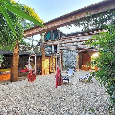 Domaine De La Castagnere *